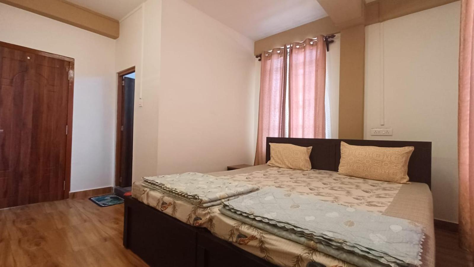 Aroma Inn Шиллонг Экстерьер фото