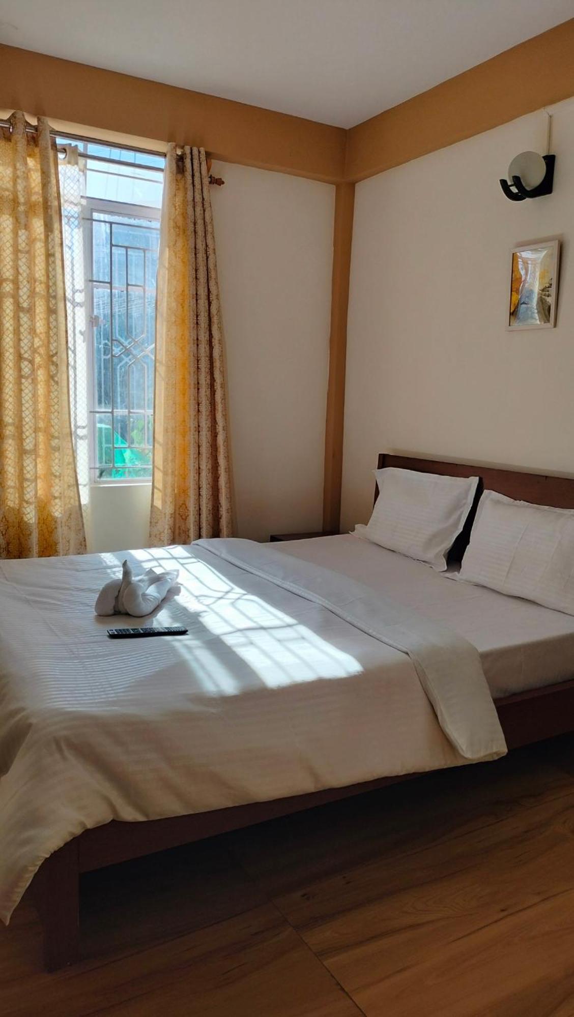 Aroma Inn Шиллонг Экстерьер фото