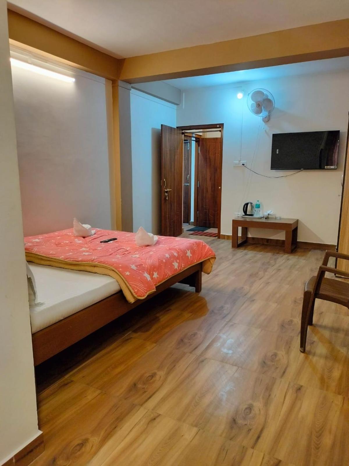 Aroma Inn Шиллонг Экстерьер фото
